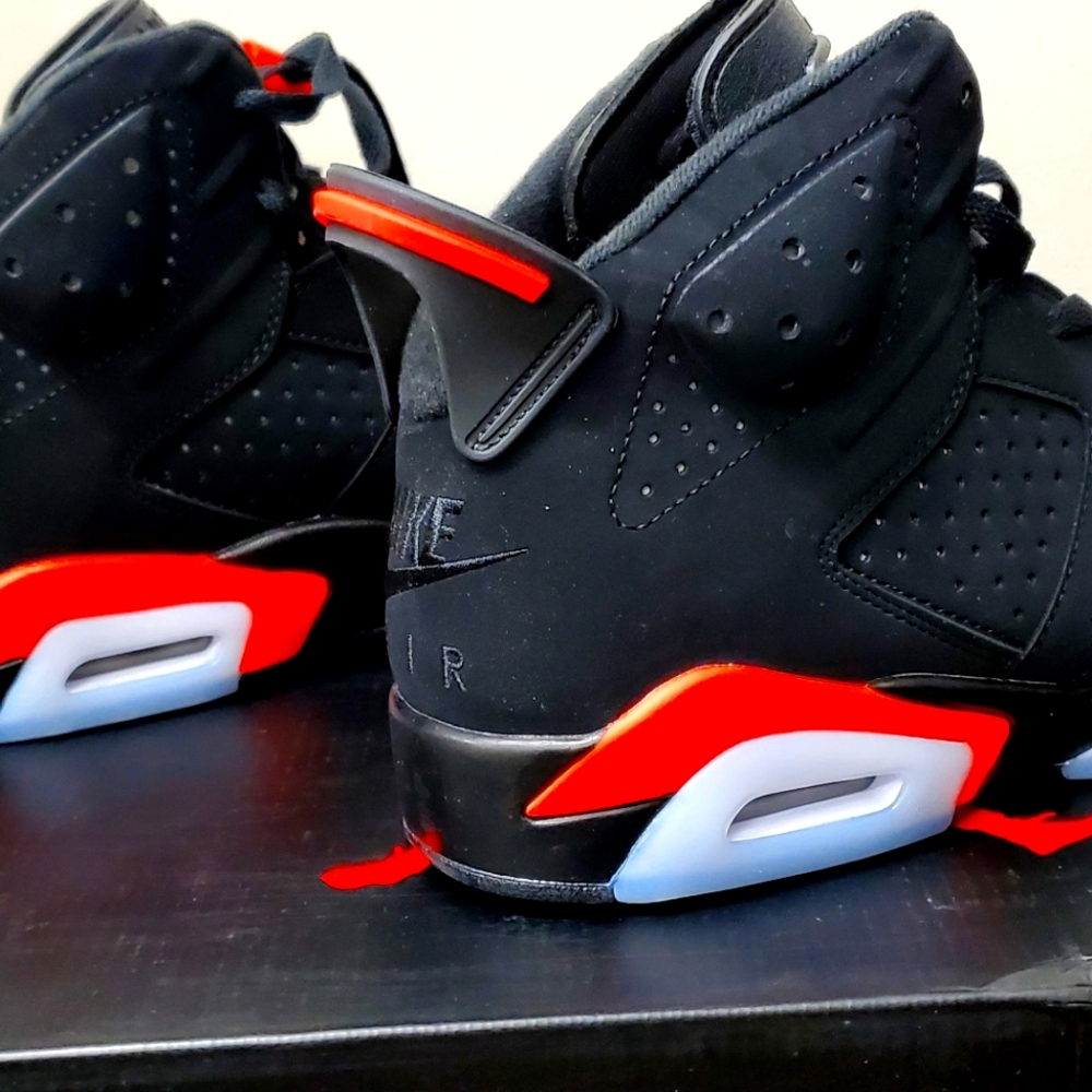Product Name: Nike Air Jordan 6 Retro Black Infrared (2019) - Picture 4 of 10